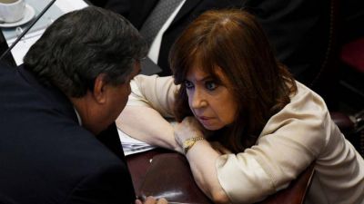 Cristina le dar�a la interna a Scioli para no repetir el error de Randazzo