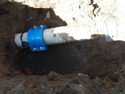Obras Sanitarias repar� importantes ca�os de la ciudad