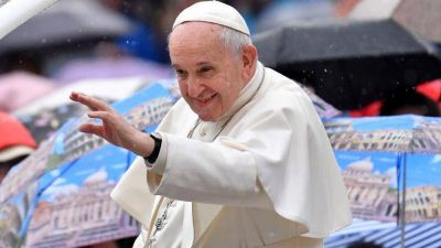 El Papa: todos somos deudores ante Dios, es el misterio de la luna
