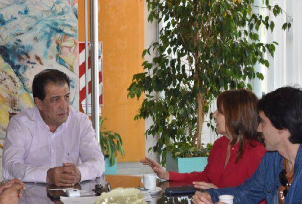 Analizan implementar planes para fortalecer la producci�n en el Valle del Conlara