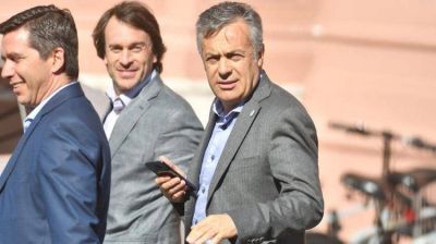 El Gobierno escuch� las propuestas de los gobernadores radicales y Macri anunciar� el mi�rcoles un acuerdo de precios