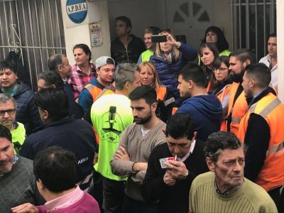 La Seccional Ferroportuaria de APDFA realiz� una asamblea general en AGP por reclamo de recomposici�n salarial