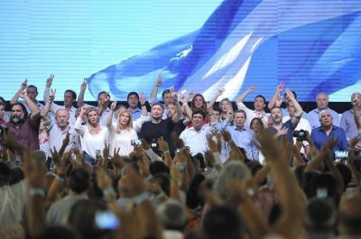 El peronismo da otra muestra de unidad este s�bado con varios candidatos en la cancha