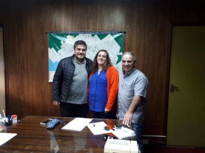 La Municipalidad don� m�s de 2800 libros a la Pastoral Evang�lica