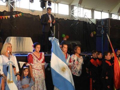 Aniversario de La Dulce: �A seguir trabajando por un pueblo m�s unido, pujante y creciente�