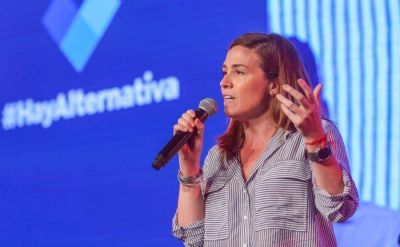 Jimena L�pez ser�a precandidata a diputada nacional