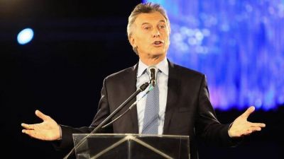 Mauricio Macri anuncia el nuevo paquete de medidas econ�micas y suspende el viaje a Par�s, Bruselas y Z�rich para seguirlo de cerca