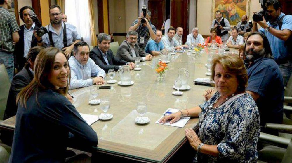 Vidal celebr el acuerdo con los docentes: 