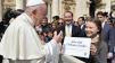 Greta saluda al Papa y le agradece por la defensa de la creaci�n