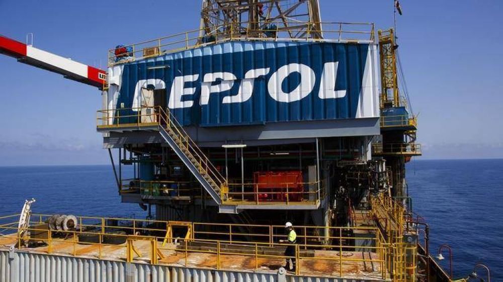 La petrolera espaola Repsol suspendi los canjes de crudo venezolano con PDVSA por pedido de Estados Unidos