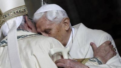 Bergoglio, Ratzinger y el Se�or que aplaca las tormentas