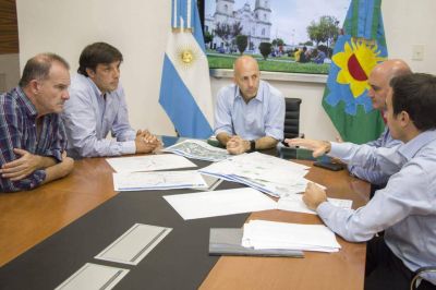 Trabajos en los acceso al centro de Pilar