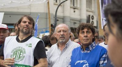 Micheli juega a todo o nada y va a competir con Godoy por el control de ATE
