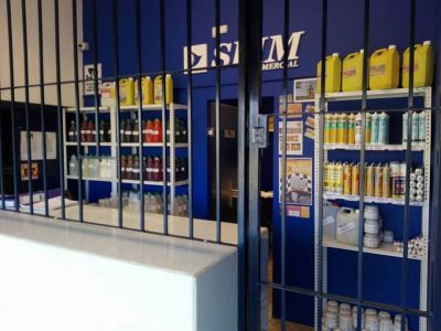 Harto de la inseguridad, cierra su empresa y se va del pa�s: �Se lo dedico a la Municipalidad�