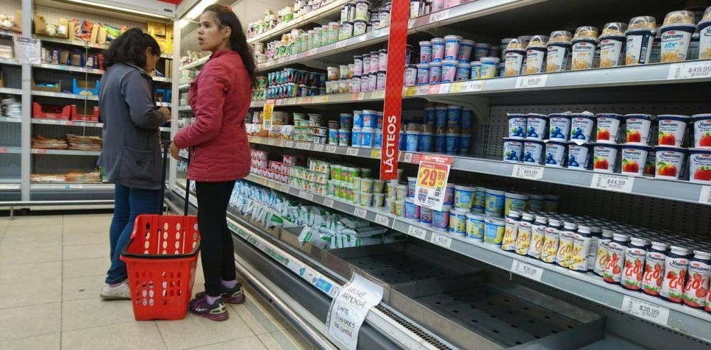 Empiezan a regir los precios fijos por seis meses para 64 productos de la canasta b�sica