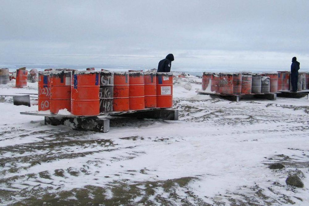El largo viaje a bordo del Ir�zar de la basura que se genera en la Ant�rtida