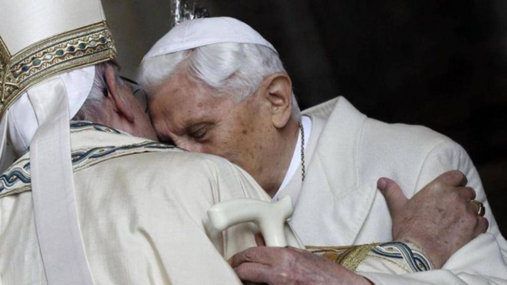 Bergoglio, Ratzinger y el Seor que aplaca las tormentas