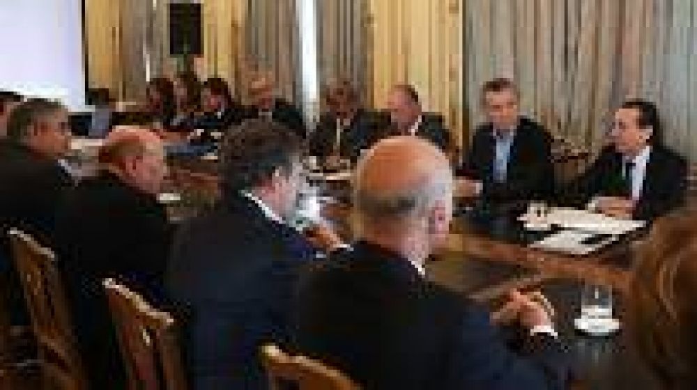Macri les pidi� a los empresarios que hagan p�blico su apoyo a los precios congelados y asegur� que le ganar� a Cristina Kirchner