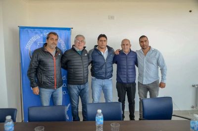 Petroleros, Camioneros y Vigiladores se unen en paro y movilizacin por el trabajo