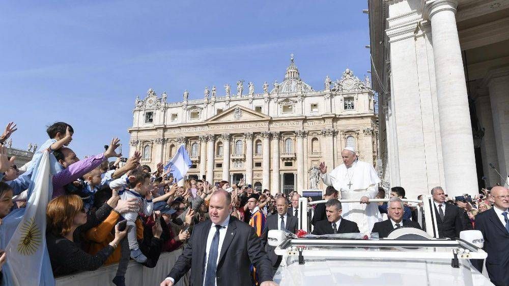Catequesis del Papa: No todo se resuelve con la justicia, es necesario el amor