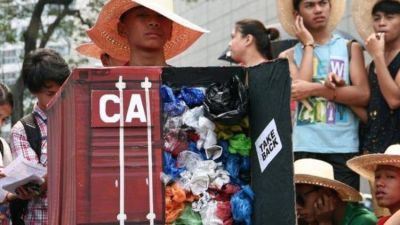 As� comenz� la guerra por la basura que indign� a Filipinas y dej� en evidencia a Canad�