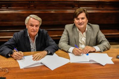 Intendente Kubar firm� u convenio de colaboraci�n con el presidente de Trenes Argentinos 