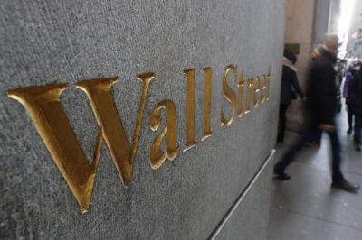 En Wall Street le recomiendan al Gobierno no entrar en p�nico y mantener la calma en medio de la tormenta