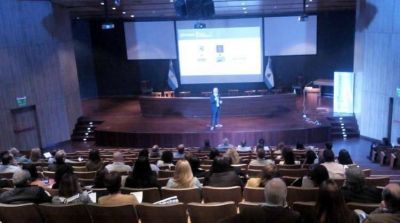 Expendedores e industriales debatieron sobre la crisis como factor de oportunidad