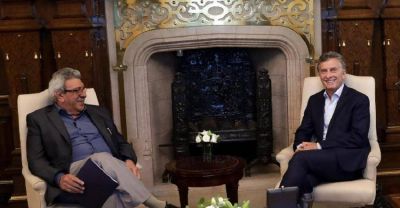 A pesar de que se acelera la crisis, Ayala no se corre de Cambiemos y hoy se re�ne con Vidal