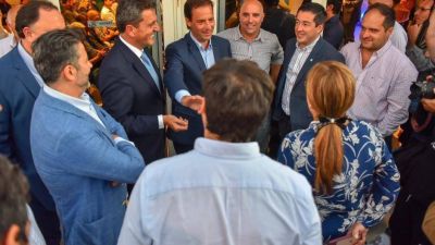 Vuelven las versiones de que el peronismo podr�a unificar el candidato a gobernador