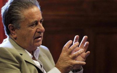 Duhalde duro con el gobierno: �no entienden, son muy brutos�