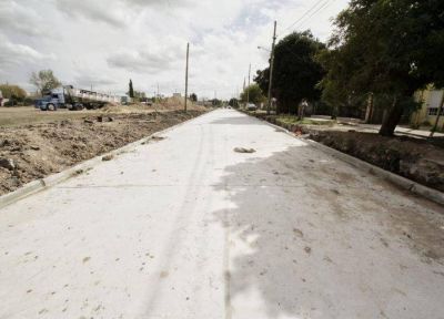 Almirante Brown: Cascallares destac� las obras hidr�ulicas, de asfalto y cloacas en Don Orione