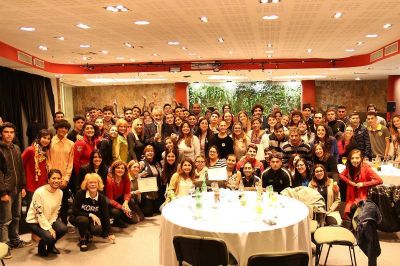 El gobernador celebr� con los alumnos de las escuelas generativas el premio WSIS