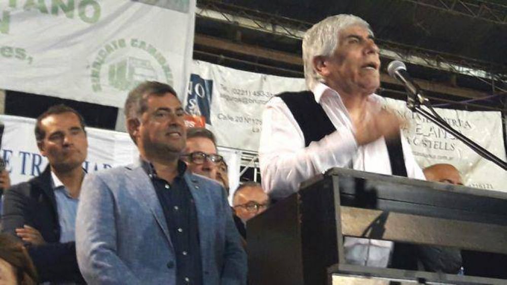  Di Giuseppe junto a Moyano y Garca en el lanzamiento del Movimiento de Trabajadores Municipales Peronistas