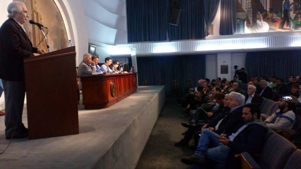 Encuentro en la CGT: 70 Aos del Congreso de Filosofa de Mendoza donde el peronismo realz su base doctrinaria