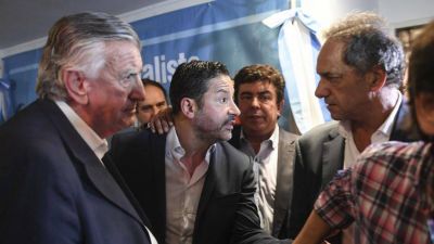Cumbre de Scioli con intendentes: 
