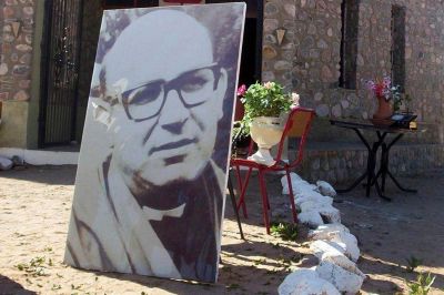 Un enviado del Papa beatifica al obispo Angelelli y a los otros 