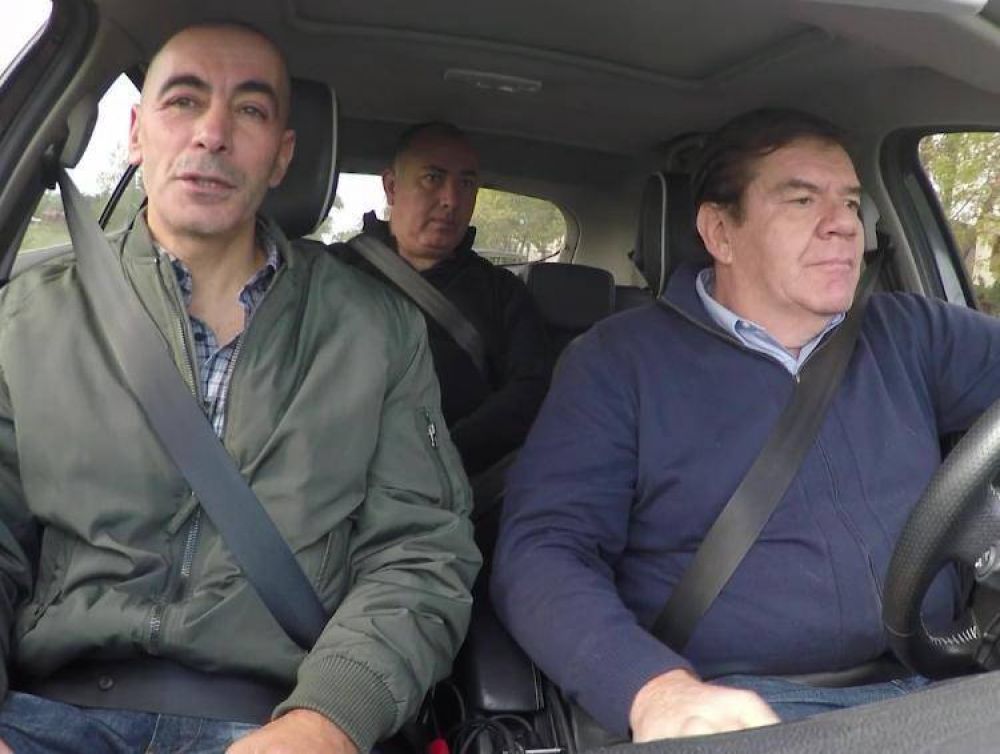 Montenegro junto a un taxista y un colectivero en un carpool por el mal estado de las calles