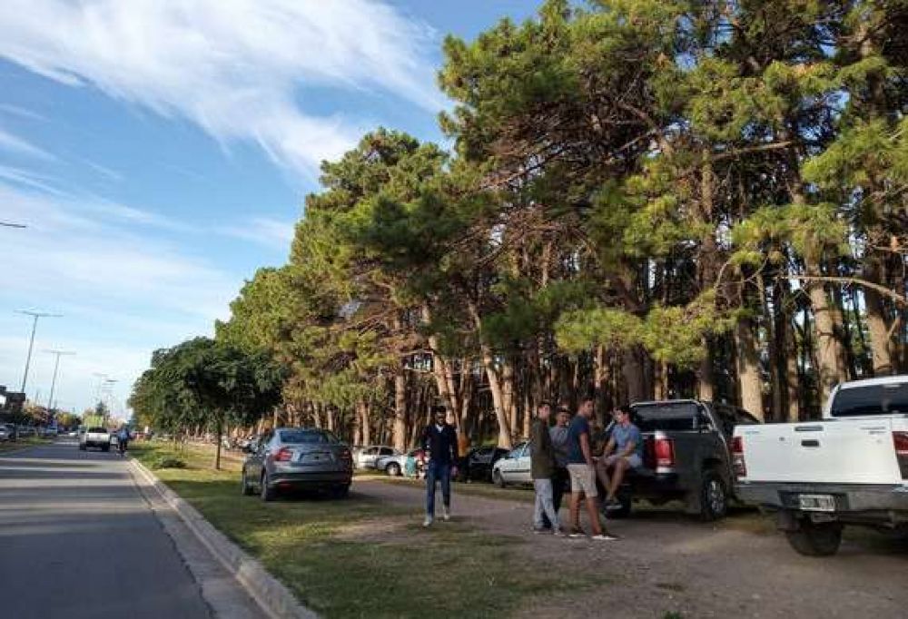 Nuevo paseo de domingo junto al flamante pavimento en la 10 