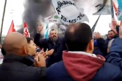 Corte de tr�nsito en Puente La Noria por parte de manifestantes