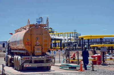 Desplome del precio del gas amenaza inversiones en Vaca Muerta