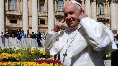 El papa Francisco le pidi� a los peluqueros que eviten caer en la tentaci�n de 