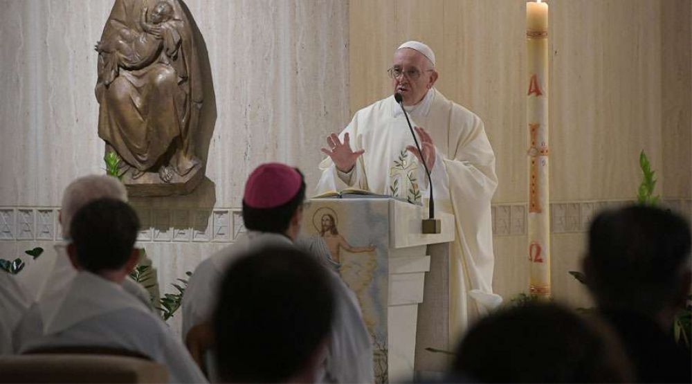 El Papa pide a los cristianos que no lleven una vida pagana disfrazada de cristiana