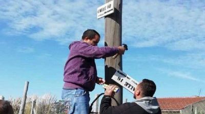 Vecinos se�alan sus calles en San Patricio, ante ausencia del Municipio
