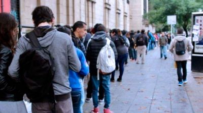 Los salarios siguen perdiendo frente a la inflaci�n: subieron s�lo 2,7% en febrero