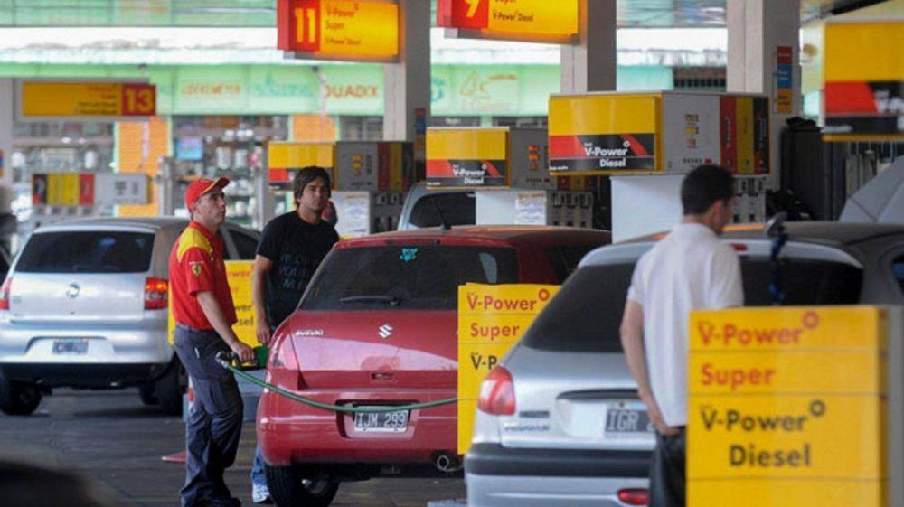 Axion baja los precios de sus naftas por los aumentos menores de YPF y Shell