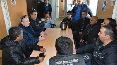 Luz y Fuerza y el ENRE, con los trabajadores de Genneia