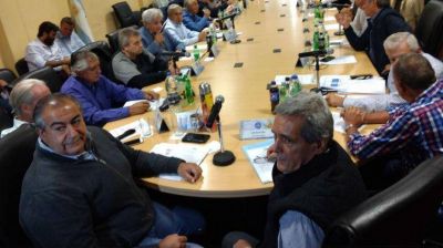 Alerta en la CGT porque el Gobierno retiene $ 13 mil millones para las obras sociales