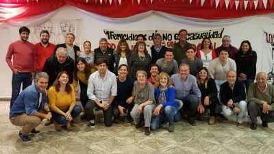 Con la participaci�n del diputado Carlos Fern�ndez, se realiz� el encuentro de presidentes de comit�s de la Quinta Secci�n