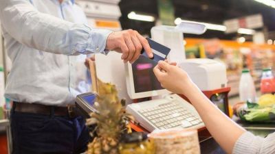 Con una baja del 13,4%, las ventas minoristas tuvieron en abril su ca�da m�s fuerte del a�o